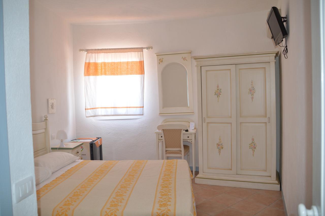 Hotel Il Timone Cugnana Eksteriør billede